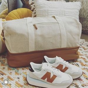 New Balance 237 Women Sneaker Sz 6.5 & Weekender Bag Beige